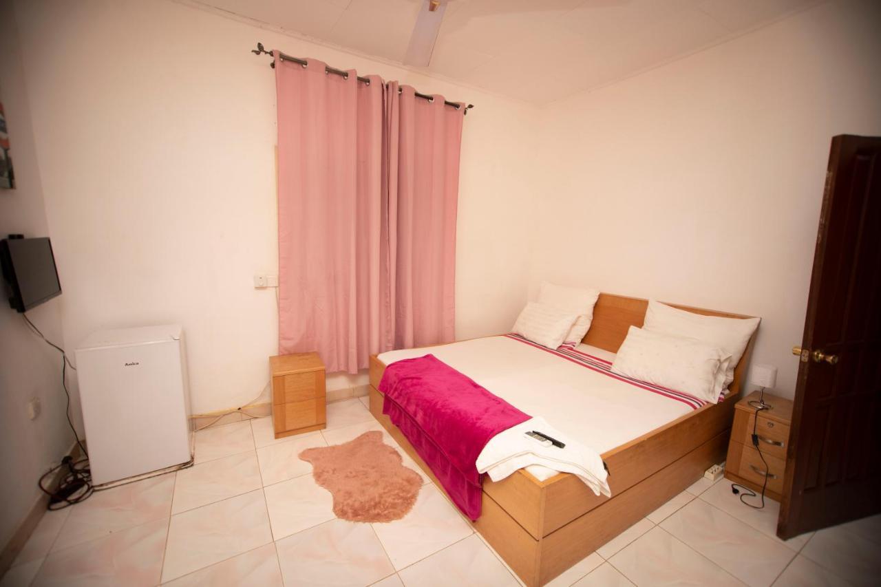 Marysin Guest House Accra Ngoại thất bức ảnh